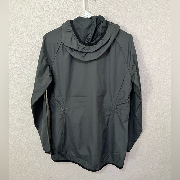 NWT Women’s Jeep Lightweight Jacket - Picture 2 of 9